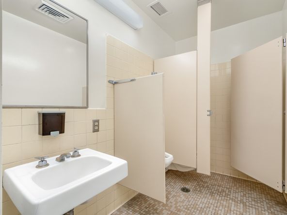 Office Space Available in Excellent Condition & Move-In Ready : 1221 Van Ness Ave, Fresno, CA 93721